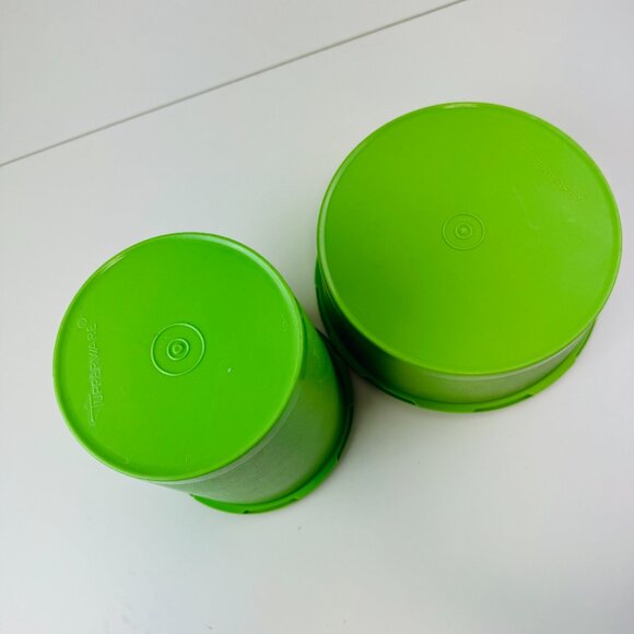 VTG Tupperware 2 piece round storage set apple green canisters - Picture 7 of 7
